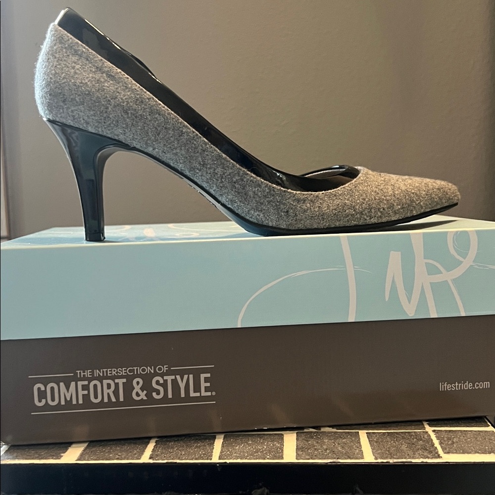 Life Stride Swann Two-Tone Pointed Pumps